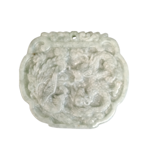 PENDENTIF EN JADE AUX MOTIFS DE DRAGONS