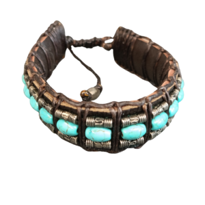 BRACELET CUIR ET HOWLITE TEINTÉE